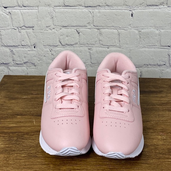 NWT pink leather FILA sneakers - Picture 2 of 14